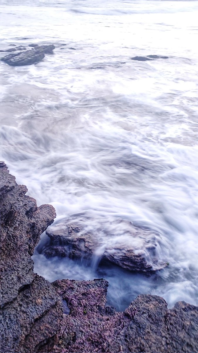 dr_malar's tweet photo. Some handheld long exposure mobile clicks from yesterday's trip ❤️

#kanyakumari #longexposure #beach https://t.co/pWv0VzEaVs