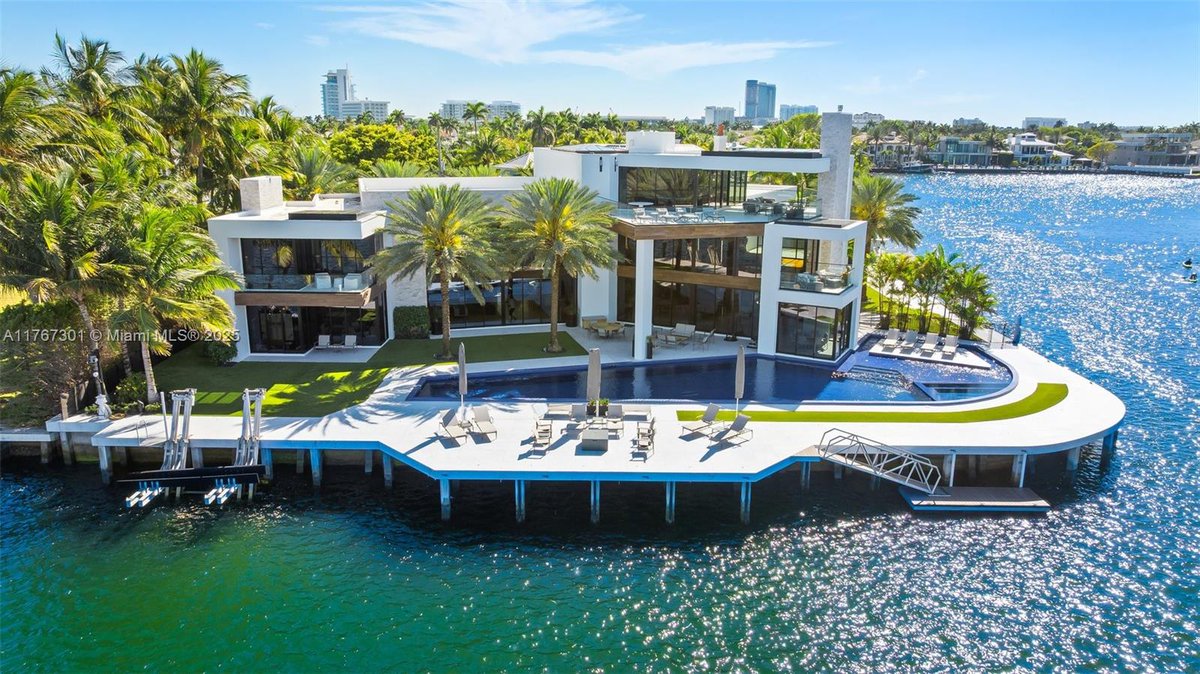 MikeTheREGuy's tweet photo. Step inside Davie’s best luxury homes—think modern design, water views, and endless sunshine. Which view would you wake up to every day? Want the VIP tour? DM me!
#LuxuryFlorida #DavieHomes #WaterfrontLiving https://t.co/EPUTOeEJL5