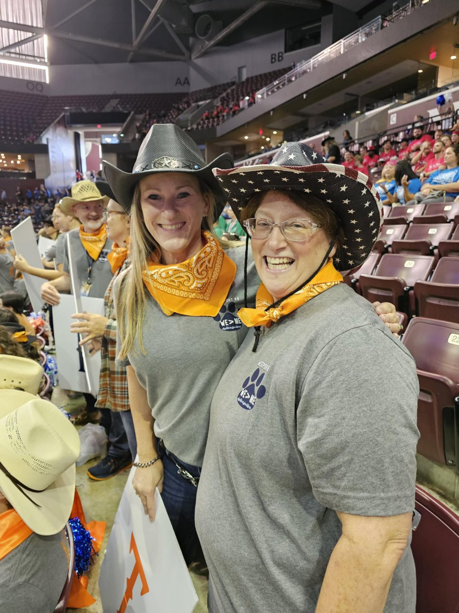 chrystalteachmo's tweet photo. Once a Wildcat ALWAYS a Wildcat…year 26 at Westport K-8. Thanks Terri for being my work bestie! @officialSPS @westportcats 
Back-to-school rally gives SPS teachers a chance to show school spirit https://t.co/pRa1bVILFw… https://t.co/EAVovjOjL3