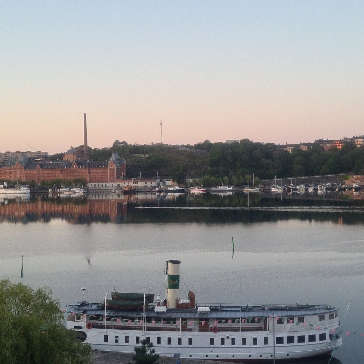 God morgon från Riddarfjärden med kanot