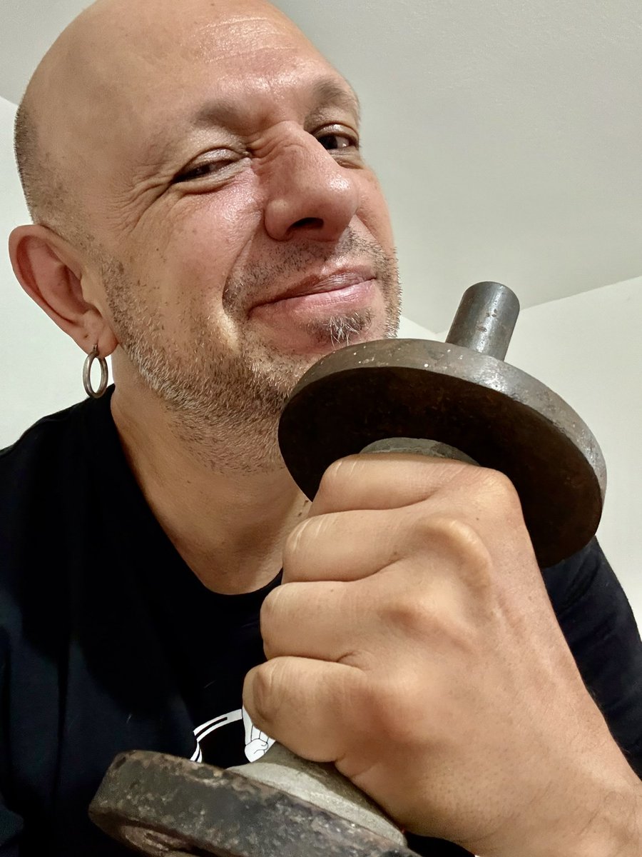 Por hoy cumplimos con la salud y la voluntad va de nuevo apuntando a trabajarse desde abajo!
Buen miércoles, ClanShaman!!

#daveshaman #wednesday #workout #clanshaman
