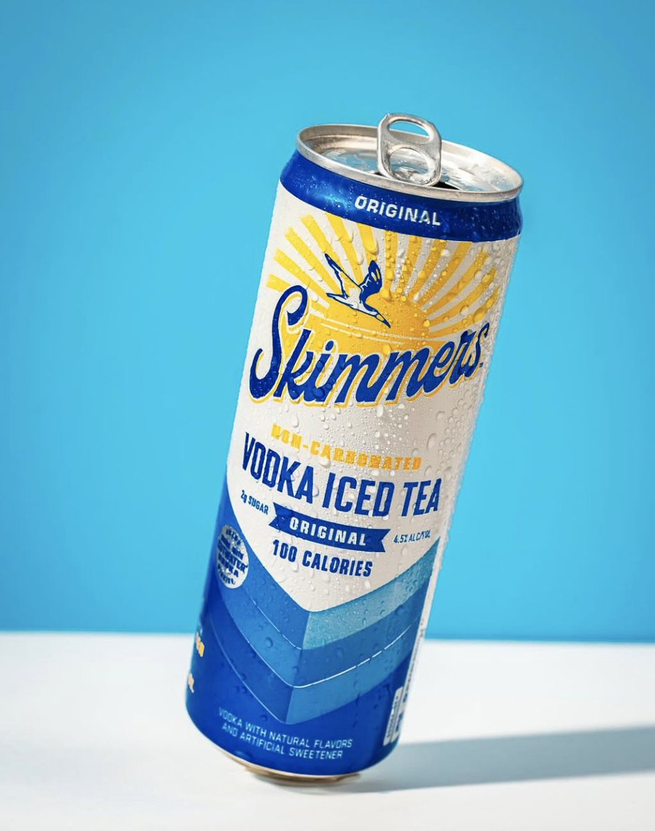 Crisp. Refreshing. Just the right kick. Skimmers is your go-to for those sunny afternoons, backyard hangs, and warm summer nights.
Grab yours, pour over ice, and let the good times steep. 😉

#rochestermn #rochmn #drinkresponsibly #SipSkimmers #skimmersicedtea #skimmers