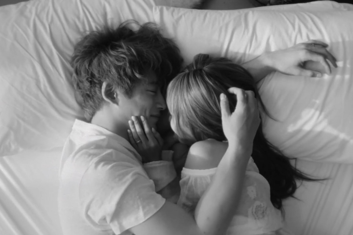 soompi's tweet photo. WATCH: #BLACKPINK’s #Lisa And #SakaguchiKentaro Express A Heartbreaking Love Story In “DREAM” MV
https://t.co/8hOVHrDuKg https://t.co/NK9yGjvGKj