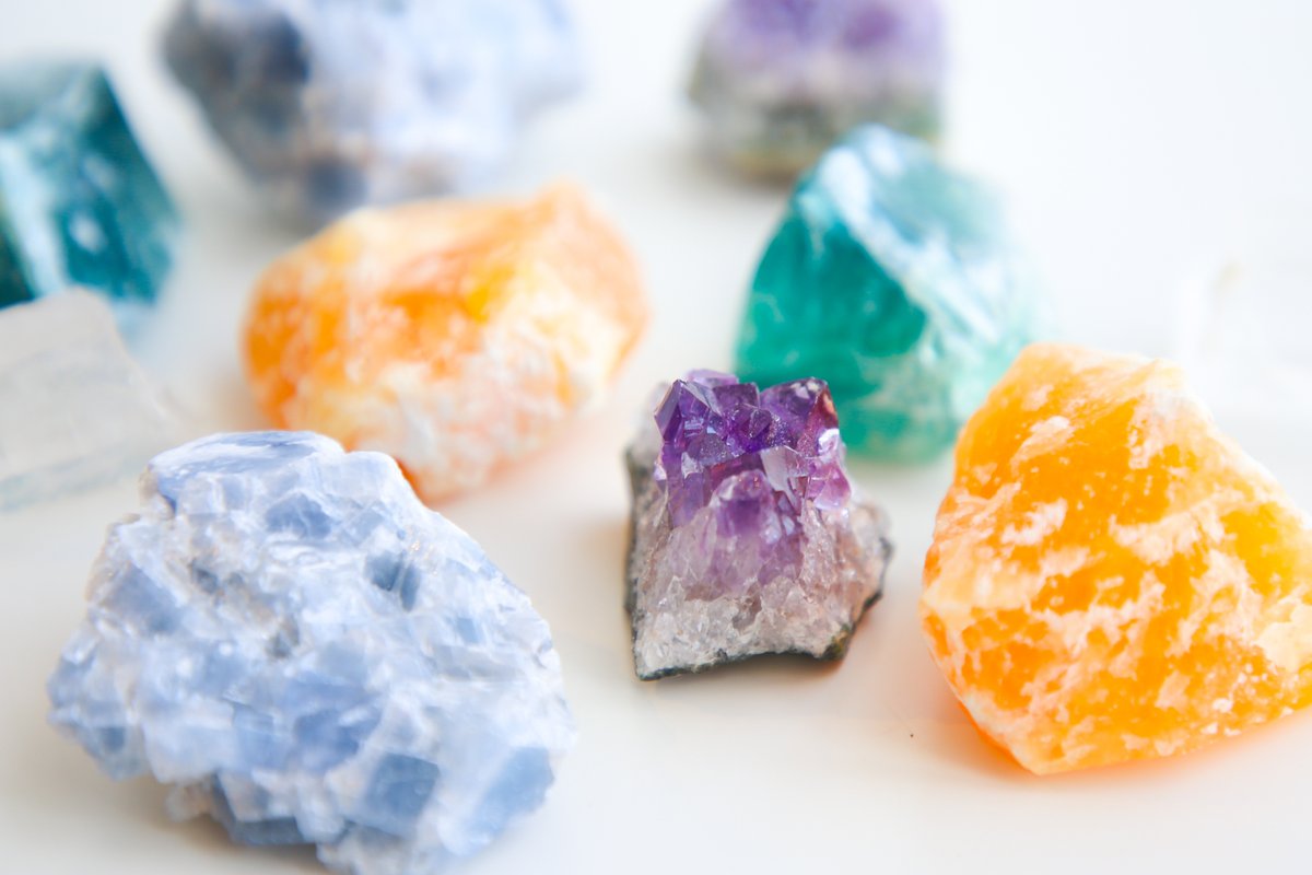 ミュージアムショップでは、方解石、蛍石、水晶などの鉱物もお取り扱い