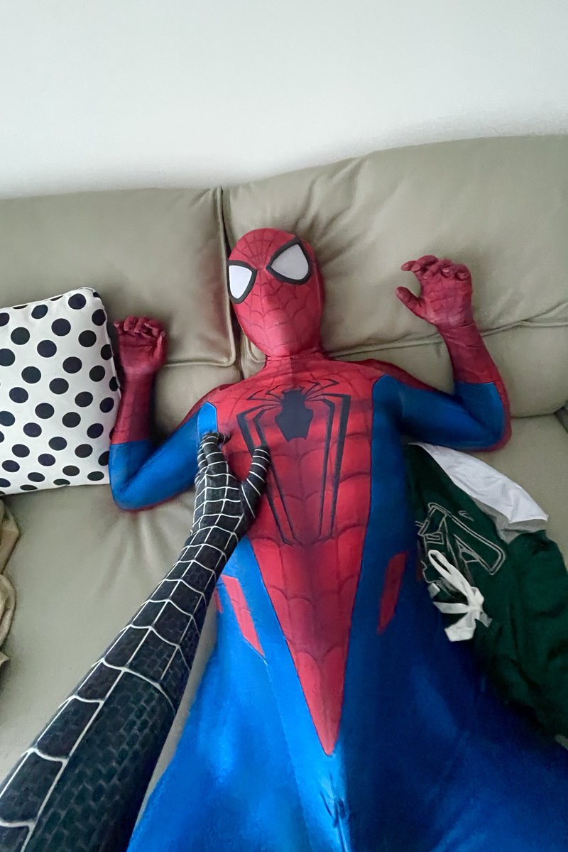 TszHoooo tweet media