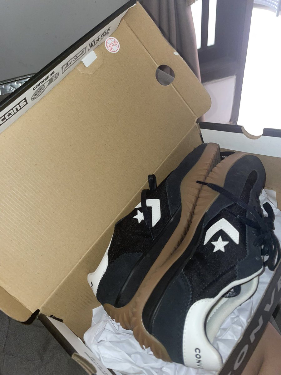 ziraufa's tweet photo. WTS
jual converse run star trainer original uk 39
850k
harga asli 1,3 jt

baru sekali pakai

📍jakarta selatan

#zonauang #jualconverse #jualsepatu https://t.co/m8KHSOn80r