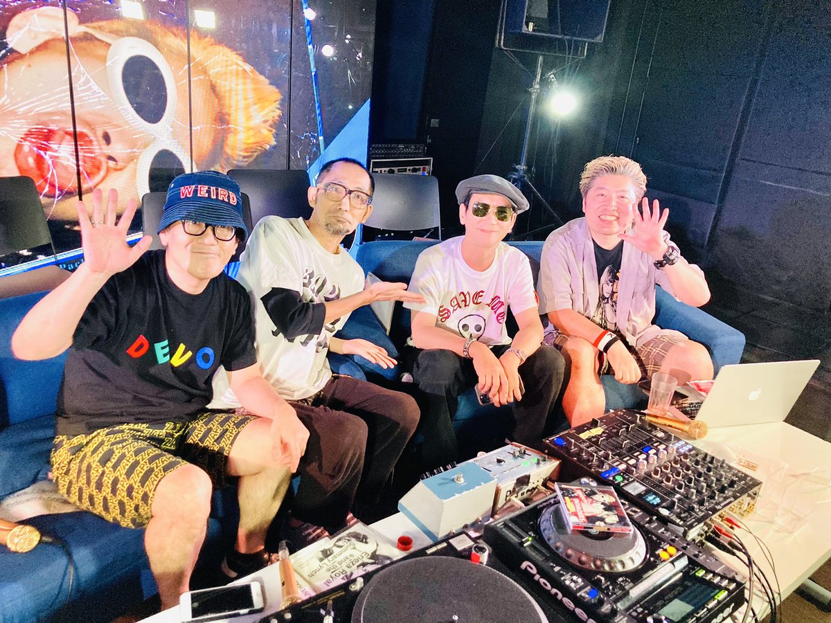 昨日はDOMMUNEに吉田豪さんに皆さまありがとうございました。
なんか俺は長電話してる感覚でした。
それにしても俺の天才さが世に全く浸透しないまま死ぬのもなんなんでジャンジャン褒めるおだてる甘やかすしてください。