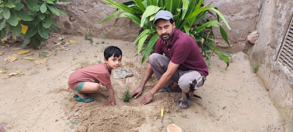 InsanDabla's tweet photo. 15 अगस्त 1967 को पूजनीय Saint MSG के पावन जन्मदिन को उनके करोड़ो सेवादार  #GoGreen अंदाज़ में मनाते हैं। आज,14 अगस्त सुबह 6 बजे, दुनिया भर में लाखों लोग #MyGiftToMSG के तहत एक साथ विशाल वृक्षारोपण कर रहे हैं। जिससे वातावरण हरा-भरा और प्रदूषण मुक्त बनेगा https://t.co/GFHqgr9o0i