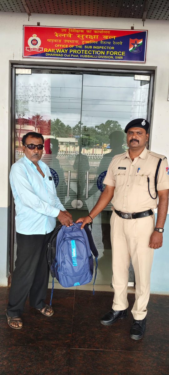 #OperationAmanat:  RPF/Dharwad secured one leftover bag containing some medicines V/Rs.1000/- in Train no 12725 at Dharwad railway station. Further, the same was handed over to concerned passenger. <a href="/RPF_INDIA/">RPF INDIA</a>
