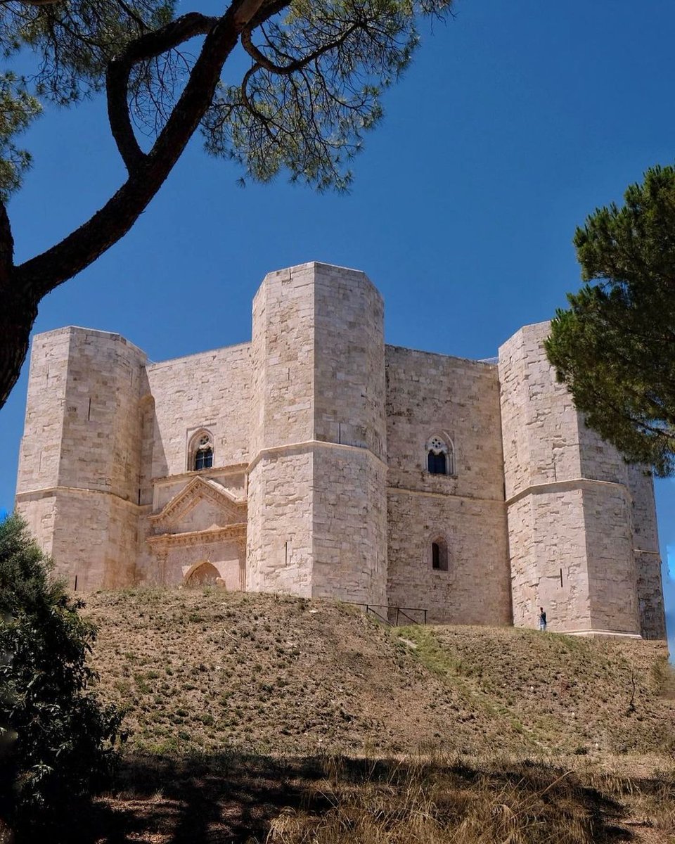 jones_ruby8023's tweet image. Castel del Monte, Apulia