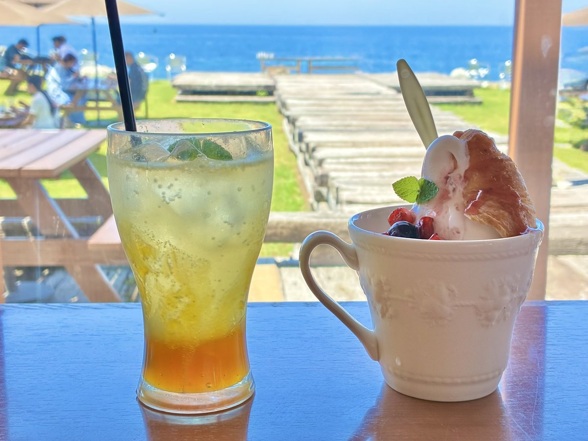 MrREDmaster's tweet photo. #cafemare
海を眺めながらのカフェは最高! https://t.co/ZSetRLfcSs