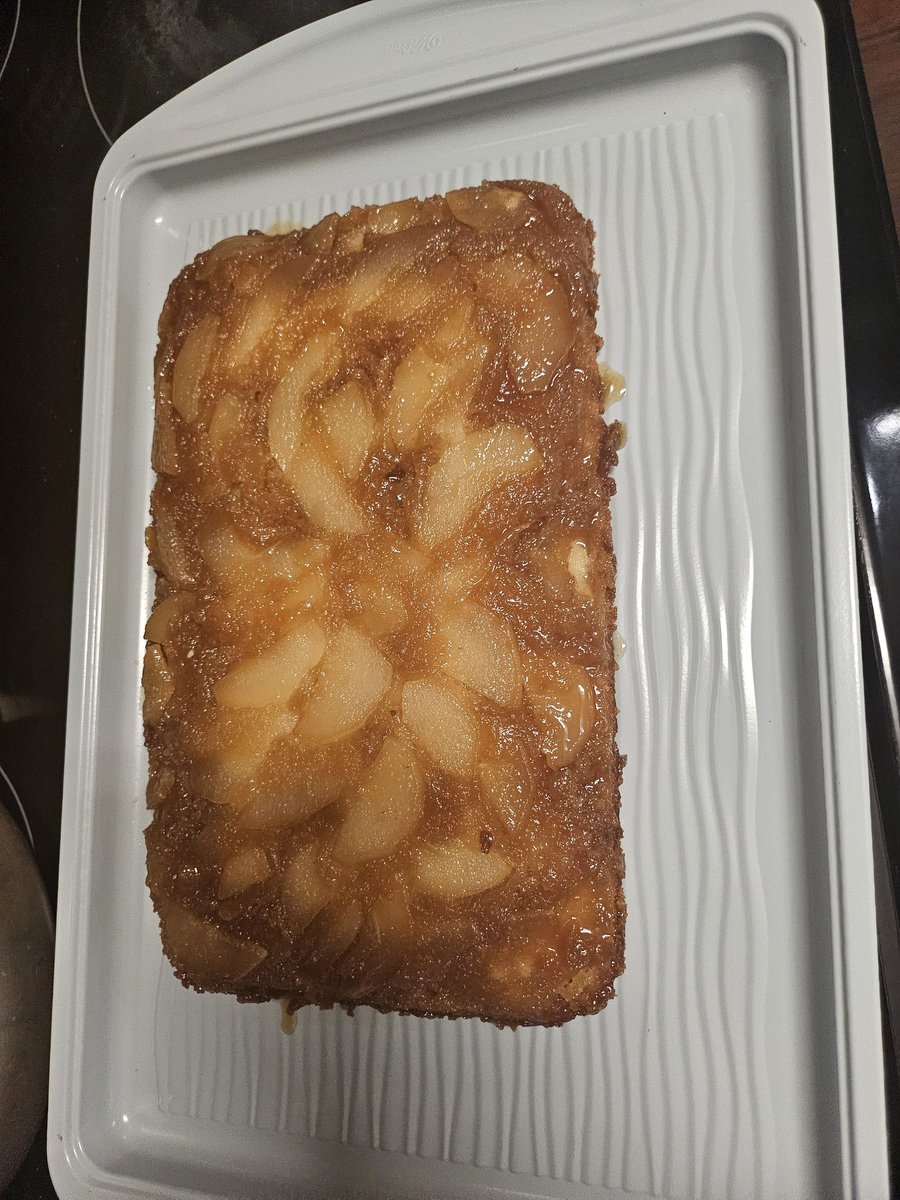 haley_lya's tweet photo. Bam pear upside down cake https://t.co/42cBCx58oS