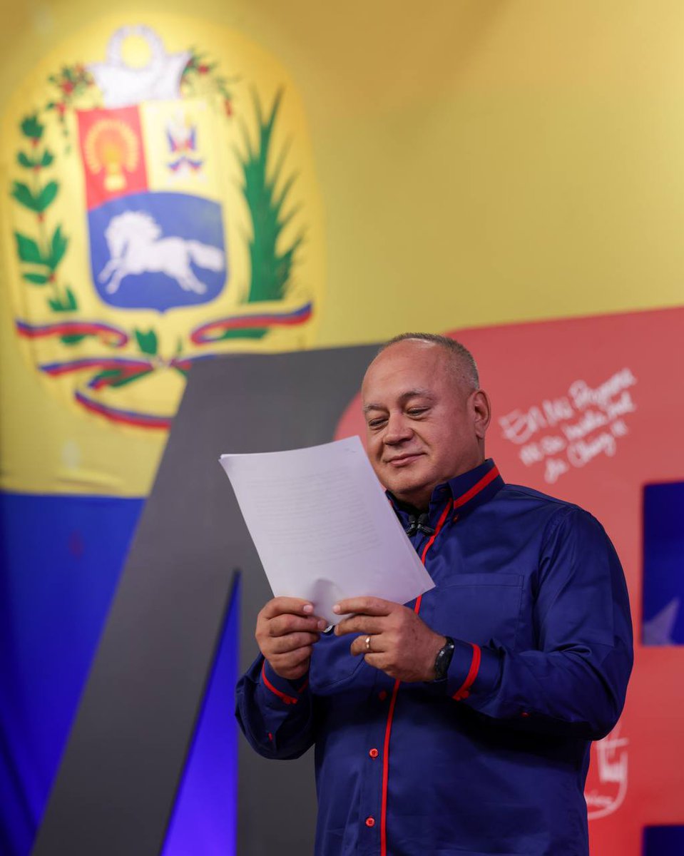 #DudarEsTraición | #EnVivo @Dcabellor: La derecha sigue creyendo que esto es un tema de Maduro, de Diosdado ¡No vale! Estos es un pueblo, esto es una Revolución, no entienden eso.