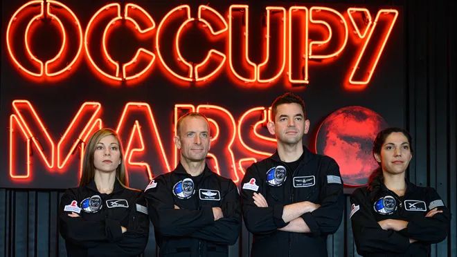 MarioNawfal's tweet image. 🇺🇸 JARED ISAACMAN & NEWT GINGRICH: NASA MUST CUT BUREAUCRACY, AIM FOR MARS
Jared Isaacman and Newt Gingrich say NASA’s lost its edge. 
Thirty-five years, $100B, and still no Moon return. 
They call for slashing red tape, boosting astronaut missions, partnering with private…