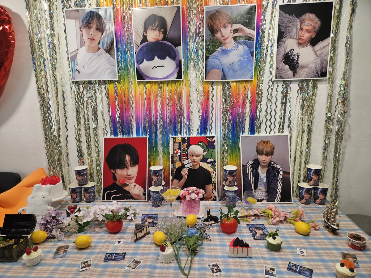 ha_yen8's tweet photo. #휴닝이의_게임랜드
인생네컷? 사진기 있어서 너무 좋았고 캔음료 너무 귀여워요 https://t.co/kdHySDOgxm