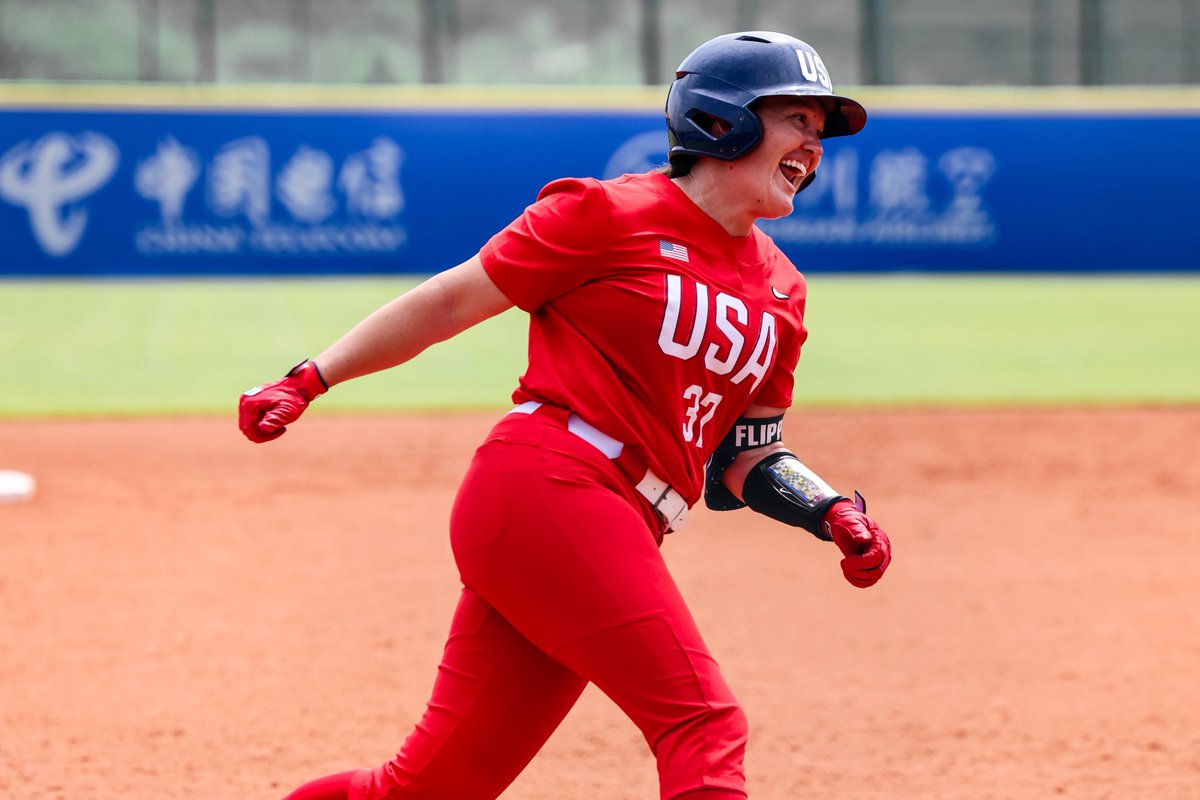USASoftballWNT's tweet image. 𝑩𝑨𝑪𝑲-𝑻𝑶-𝑩𝑨𝑪𝑲 𝑩𝑳𝑨𝑺𝑻𝑺 🚀💥

Solo shots from @BradyMaya &amp;amp; @hannahFlippen = +2 🔥

⬇️4️⃣ | 🇺🇸 7 🇳🇱 0