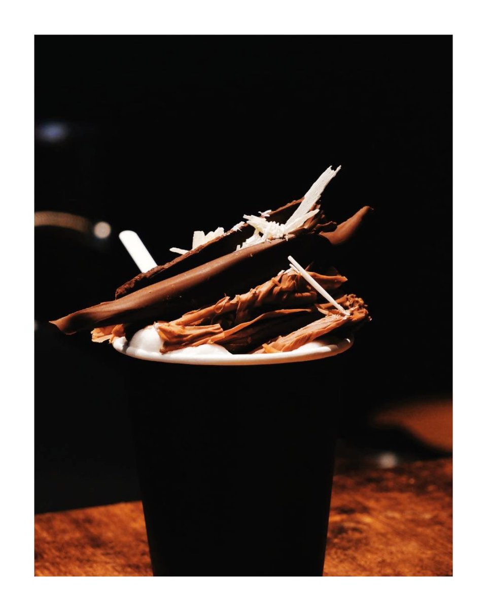 MeltSapporo's tweet photo. 14:00-23:00(L.O 22:00)
カフェのみご利用も可能です。
お待ちしております。

#札幌カフェ #狸小路カフェ #札幌 #狸小路 #すすきの #カフェ #チョコレートドリンク #ホットチョコレート #大通 #大通カフェ https://t.co/canIUbTrWQ