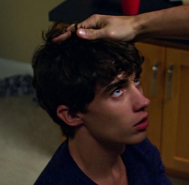 No lo digas, no lo digas, no lo digas, no lo digas.

—También yo: "Oye Malilla, ponme de rodillas" 🫦