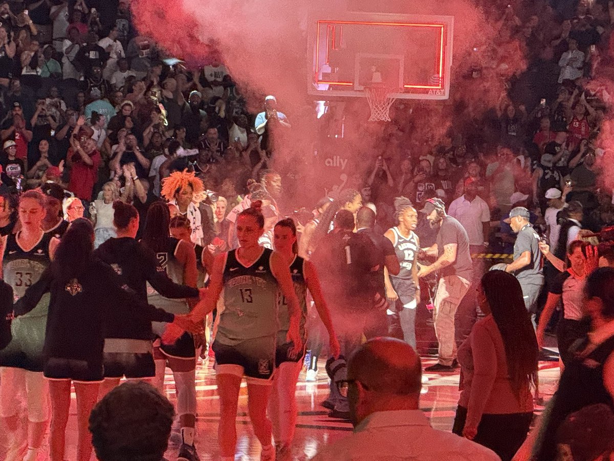 🚨83-77 final in Las Vegas, <a href="/LVAces/">Las Vegas Aces</a> win

Safe to say they are finding themselves again. Phenomenal team effort tonight against the defending champs who eliminated them in the playoffs last year