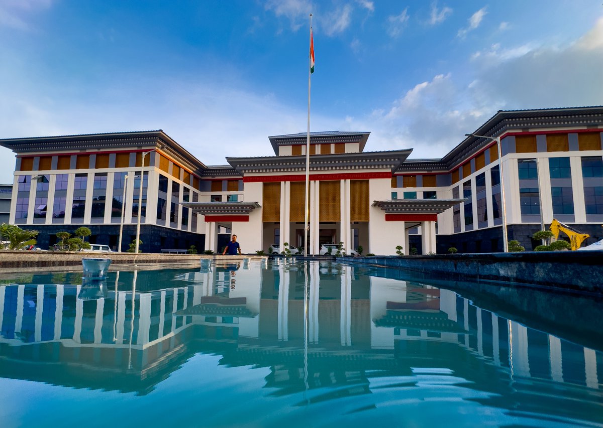 JambeyDondu's tweet photo. A jewel in the crown of Arunachal Pradesh!
The newly inaugurated Permanent Bench of the Gauhati High Court in Naharlagun is not just a milestone for justice, it is arguably the most modern and state-of-the-art judicial infrastructure in Northeast India.

Modern, grand, and built against all odds, this landmark will stand for generations as a symbol of our state’s vision and capability.
Kudos to the Arunachal Pradesh Government, under the leadership of Hon’ble CM @PemaKhanduBJP for gifting such a remarkable asset🙏