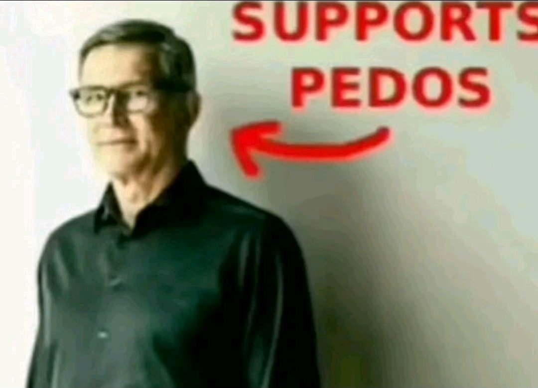 IIOMQItzAna's tweet photo. @Roblox So, Roblox HQ, Roblox CEO David Bazooki, and everyone else in ur Team, what the actual fuck. Youre sayin that Schlep is also a predator or something while Schlep did YOUR job to safe children and make YOUR Platform a much safer place for KIDS that are UNDER AGED OF 10-12. https://t.co/rnywuOEirx