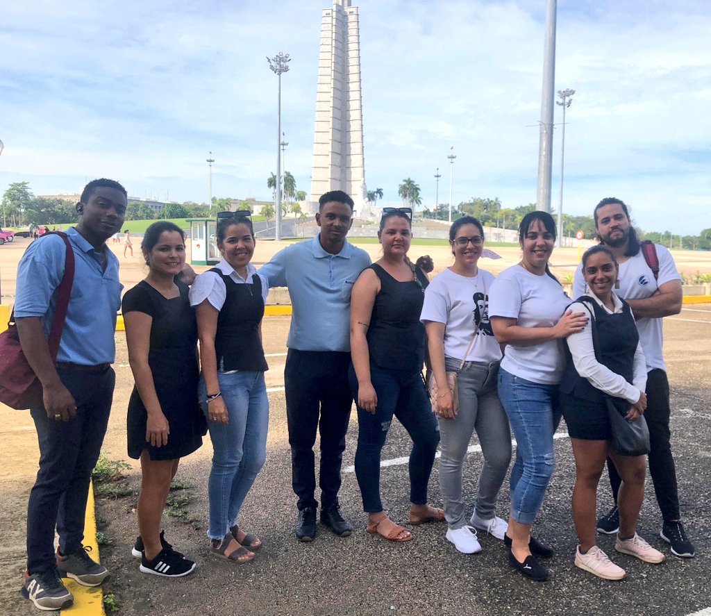 ¡#Operaciones en acción!
Hoy se conformó equipo especial para conmemorar el centenario del Comandante Fidel.
Con paso firme y corazón revolucionario, avanzamos en actividades que honran su legado y refuerzan nuestra convicción.
🇨🇺 ¡#ComunicadoresDelCentenario!
#100AñosConFidel