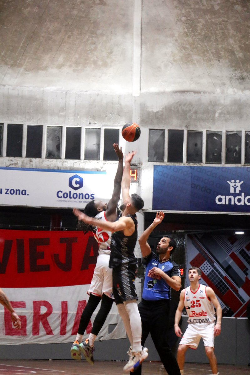 CortinaDirecta's tweet photo. #LDA | Se cerró la fase ascenso

· Olimpia 𝟕𝟗-𝟖𝟗 Verdirrojo
- @XavierCouste 28PTS, 6REB

· Atenas 𝟕𝟐-𝟔𝟏 Colón
- #Medina 17PTS, 4REB (5/10 🏹)

· Lagomar 𝟖𝟓-𝟔𝟎 Marne
- #Hartwell 🇺🇸 17PTS (4/7 🏹)

· Larrañaga 𝟗𝟏-𝟗𝟎 Larre Borges
- @agustin_zuvich 21PTS, 10REB, 4AS https://t.co/FeS1vRk6sj