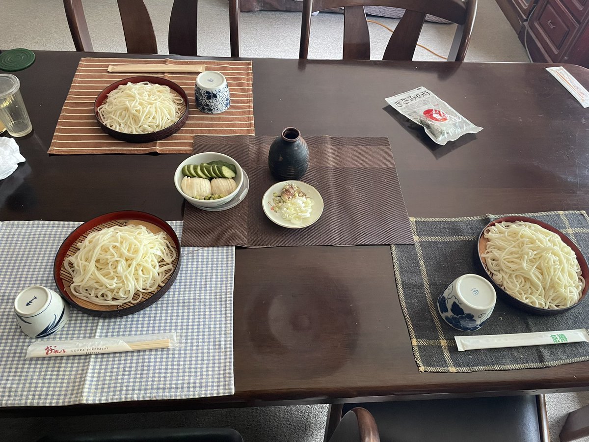 rumle_ali's tweet photo. 三重のお土産「大矢知手延干麺」を甥っ子さんたちといただきました。

つるつるでコシが有ってめっちゃ美味しくて、全員ほぼ無言で者凄いスピードで平らげておりました😆（なんか言えよꉂ🤣𐤔  ）

こなつまる（＠konatsumaru1208 ）さんありがとうございました🙇‍♂️🙇‍♂️ https://t.co/rHexgsRO5V