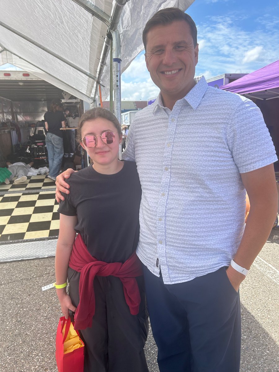 P356Loeffler's tweet image. I’ve called 🏈🏀⚾️ games in the “Land of Troy,” but the coolest team on campus is @USCRacing  🏁Join me in fueling some big dreams for our daughter Avery &amp;amp; her teammates✌️giveto.usc.edu/Donation?fbcli…