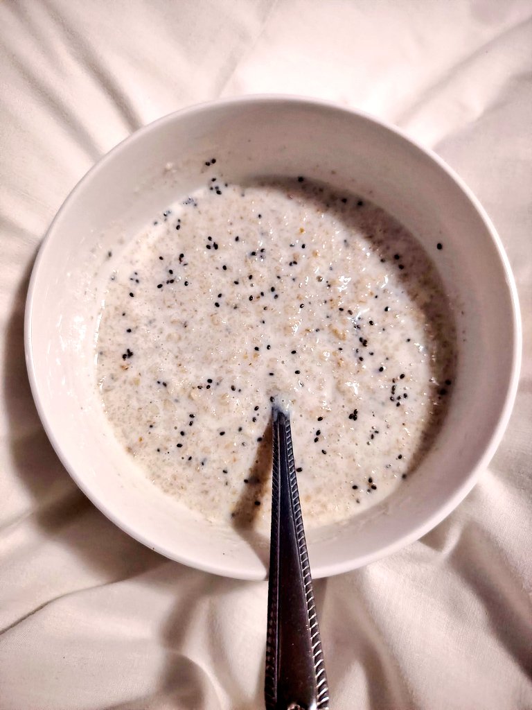 MayWeatherBabe's tweet photo. Breakfast in bed ya motapa wa sekgowa, kere ke swariše swariše go seng mohola 😋 #BreakfastChronicles #LeratolaDijo https://t.co/DTwR45LJue