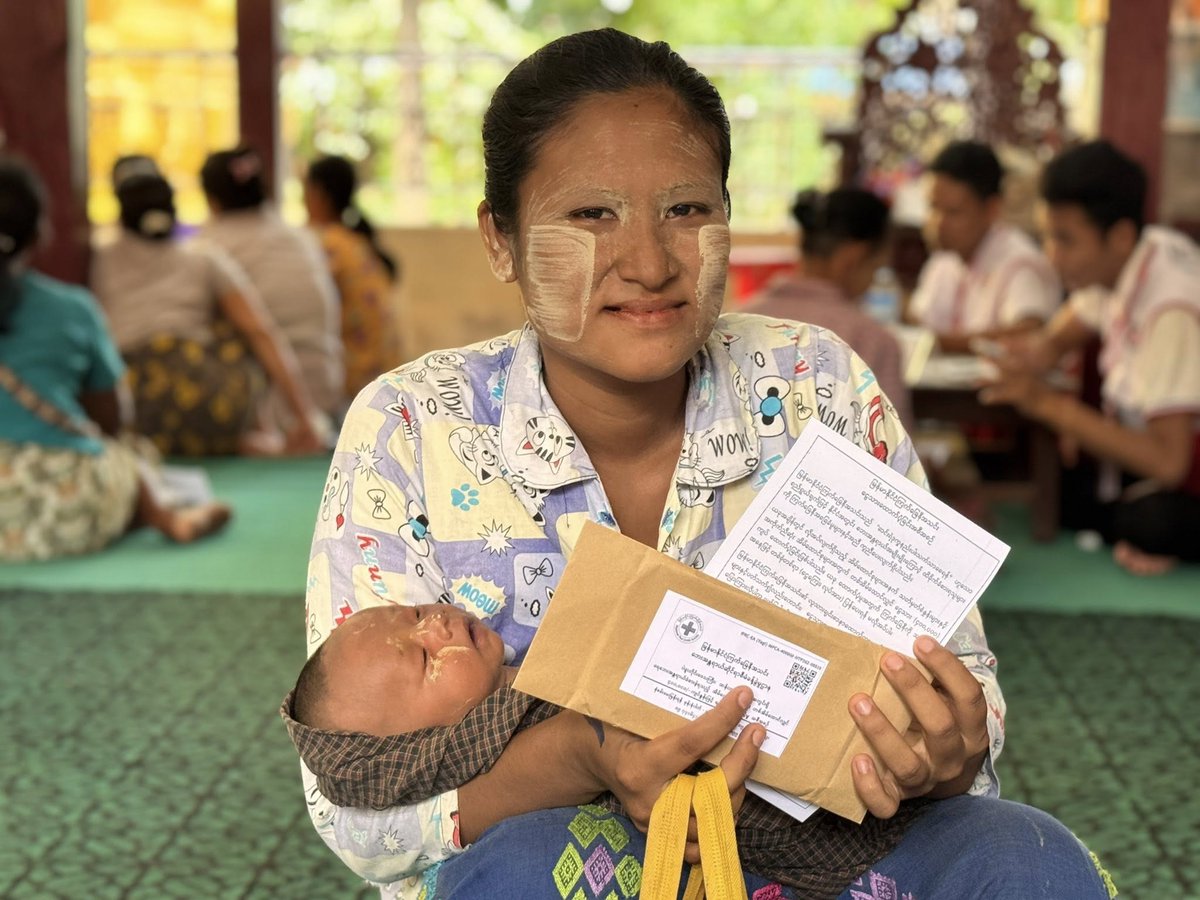 MyanmarRedCross's tweet photo. 💰 On Aug 9–12, #RedCross & @IFRC gave Ks. 223.6M to 559 households hit by 2024 #TyphoonYagi in Htan Tabin, #Bago.
🏠 Each got Ks. 400,000, with door-to-door aid for elderly residents.
One said, “I’m so happy & grateful… I’ve never received this much before.” https://t.co/xcGKO5GPVk