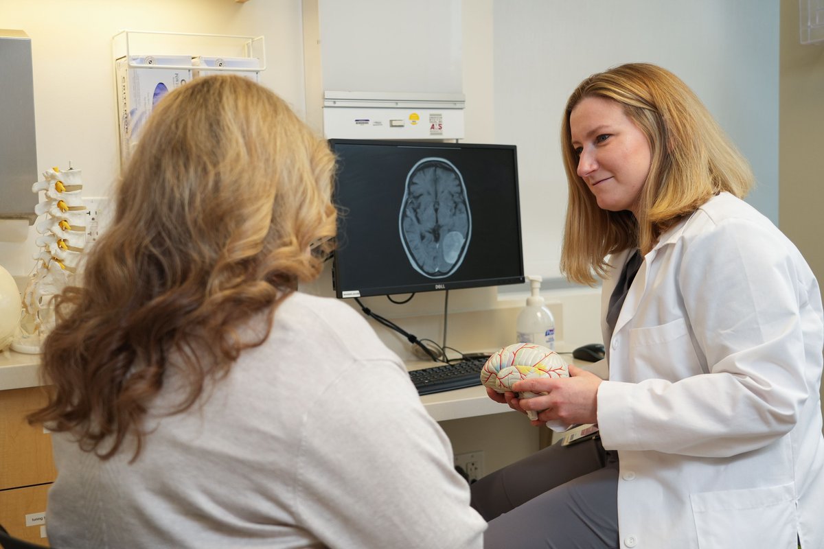 We're celebrating Angela Richardson, MD, PhD, who was recently recognized by the Stark Neurosciences Research Institute (SNRI) as a nominee for the Outstanding Graduate Student Mentor Award! 👏