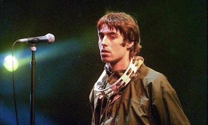 brycclem's tweet photo. Glastonbury, 1995 https://t.co/74HdGypXvn