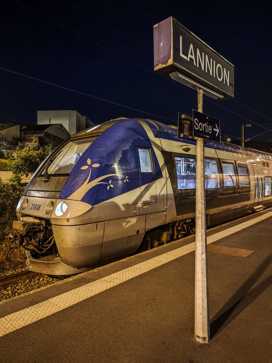 ADC Brest (@adcbrest) on Twitter photo Demat Twitt'X, on se retrouve ce matin au départ de #Lannion sur les <a href="/TERBreizhGo/">TER BreizhGo</a> :
854704 06h24 Lannion-StBrieuc 07h19
854709 07h28 StBrieuc-Lannion 08h18
854610 09h37 Lannion-Plouaret 09h53
854726 11h40 Lannion-StBrieuc 12h26
Bonne journée et bon voyage 🙂 #SNCF #BreizhGo Demat Twitt'X, on se retrouve ce matin au départ de #Lannion sur les <a href="/TERBreizhGo/">TER BreizhGo</a> :
854704 06h24 Lannion-StBrieuc 07h19
854709 07h28 StBrieuc-Lannion 08h18
854610 09h37 Lannion-Plouaret 09h53
854726 11h40 Lannion-StBrieuc 12h26
Bonne journée et bon voyage 🙂 #SNCF #BreizhGo