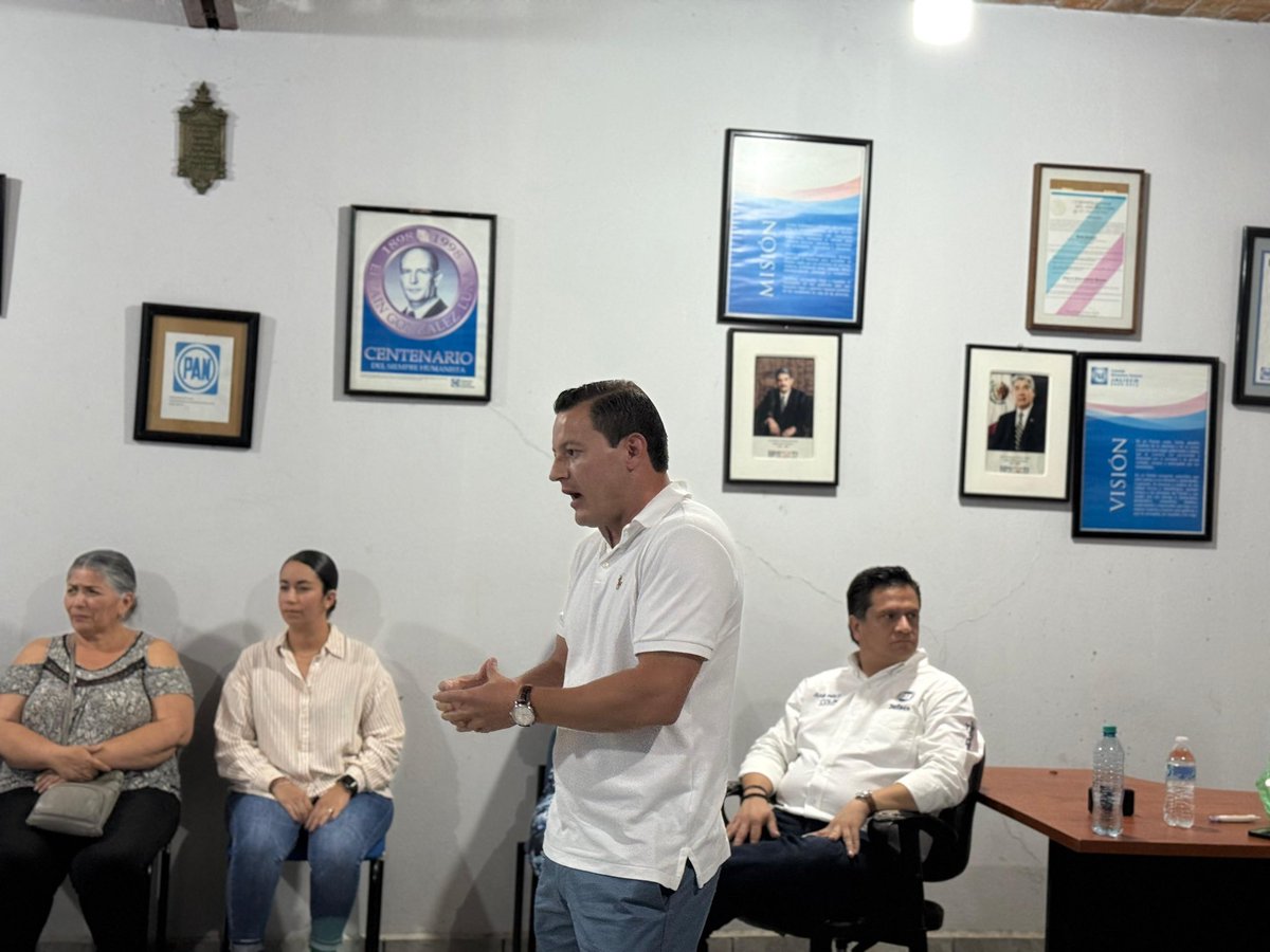 jpablocolin's tweet image. Escuchar, organizarnos y trabajar unidos para seguir estando en la calle #Reconectando con la ciudadanía es la #NuevaActitud que nos hace un #MejorPAN. #SeTrataDeTi