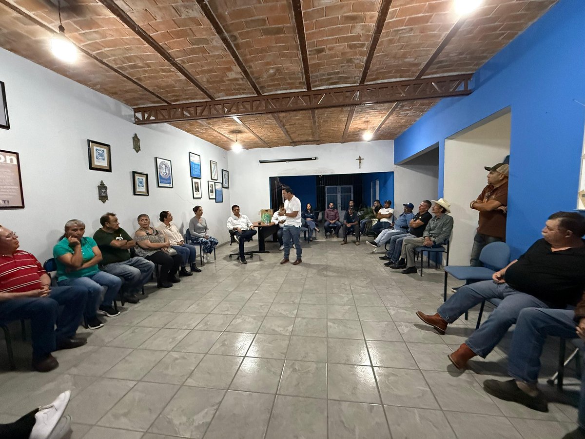 jpablocolin's tweet image. Escuchar, organizarnos y trabajar unidos para seguir estando en la calle #Reconectando con la ciudadanía es la #NuevaActitud que nos hace un #MejorPAN. #SeTrataDeTi