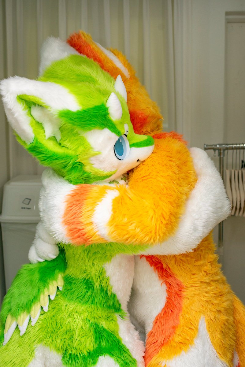 #FursuitEveryday
#Fursuit
#메론뇽_PON

트링선배님 Thinking... 🤔
