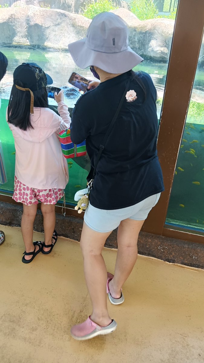 marcocoway's tweet photo. 動物園實境解謎！！
看到咖啡機精神就來了的太太
天氣很熱
但可以拍很多太太的美照
越拍越興奮是怎麼回事😍

P.s.今天是適合發文的日子~~

#HotWife https://t.co/JhRUBxve65