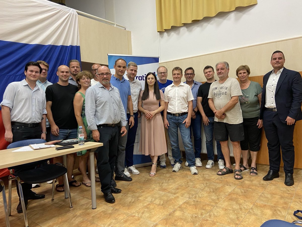 ✅ Demokrati. nadaljujemo z ustanavljanjem občinskih odborov - tokrat v Pivki in Grosuplju.

➡️ Pridruži se nam na demokrati.si/sodelujmo

🇸🇮 Sodelujmo za prihodnost.
