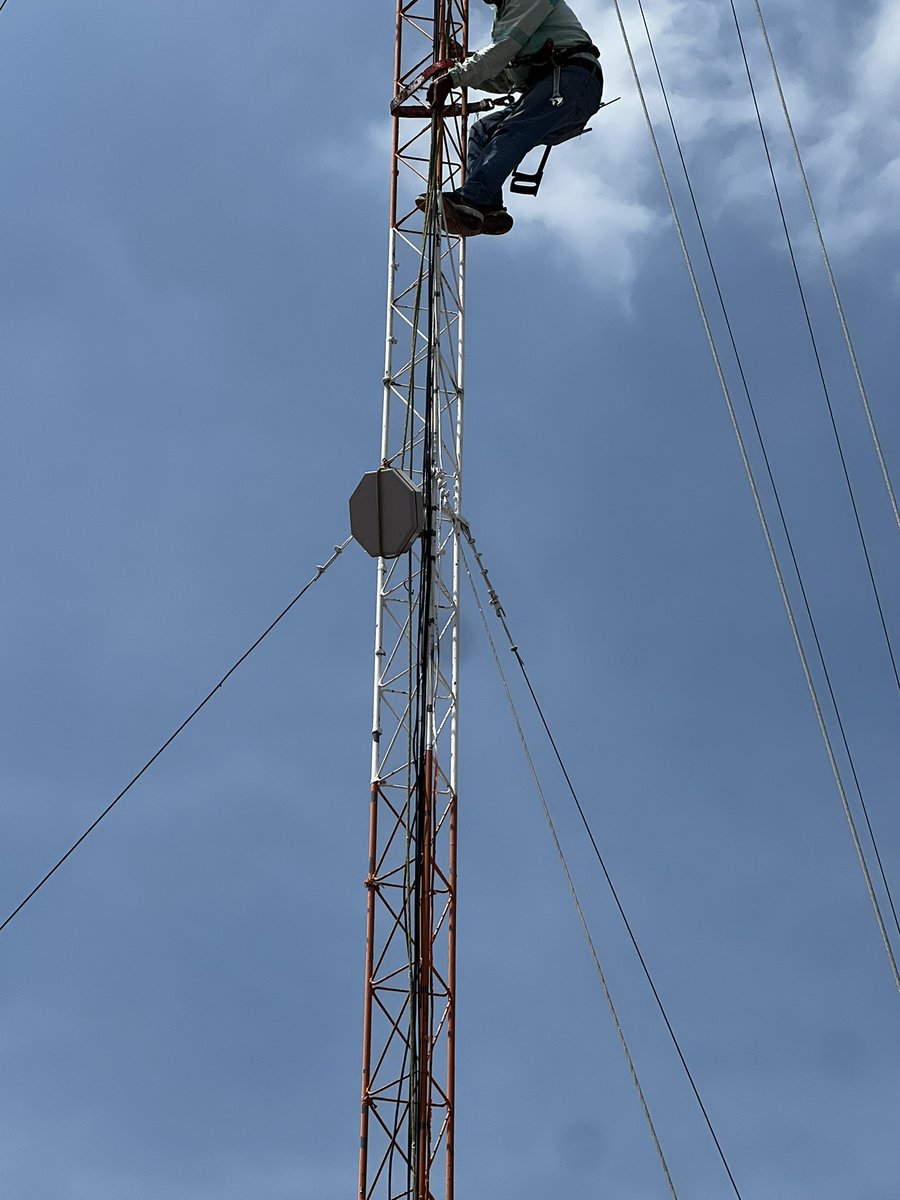 remtronic's tweet photo. Desmontaje de equipos y torre de un cliente en León,Gto. https://t.co/WlsqSM92wB