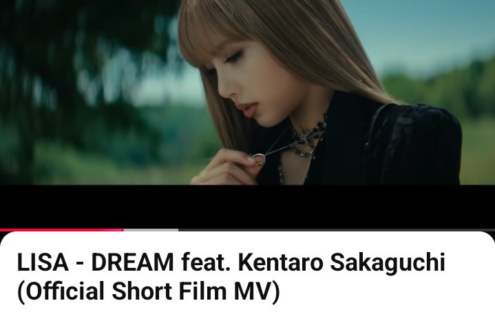 แหวนแต่งงานของตัวเองก็ยังใส่ไว้บนนิ้ว ส่วนแหวนแต่งงานของเขาก็ห้อยไว้ติดคอ เพราะชีจะไม่ยอมมูฟออนนนน 😭😭😭

DREAM FILM OUT NOW #LISAxDREAM