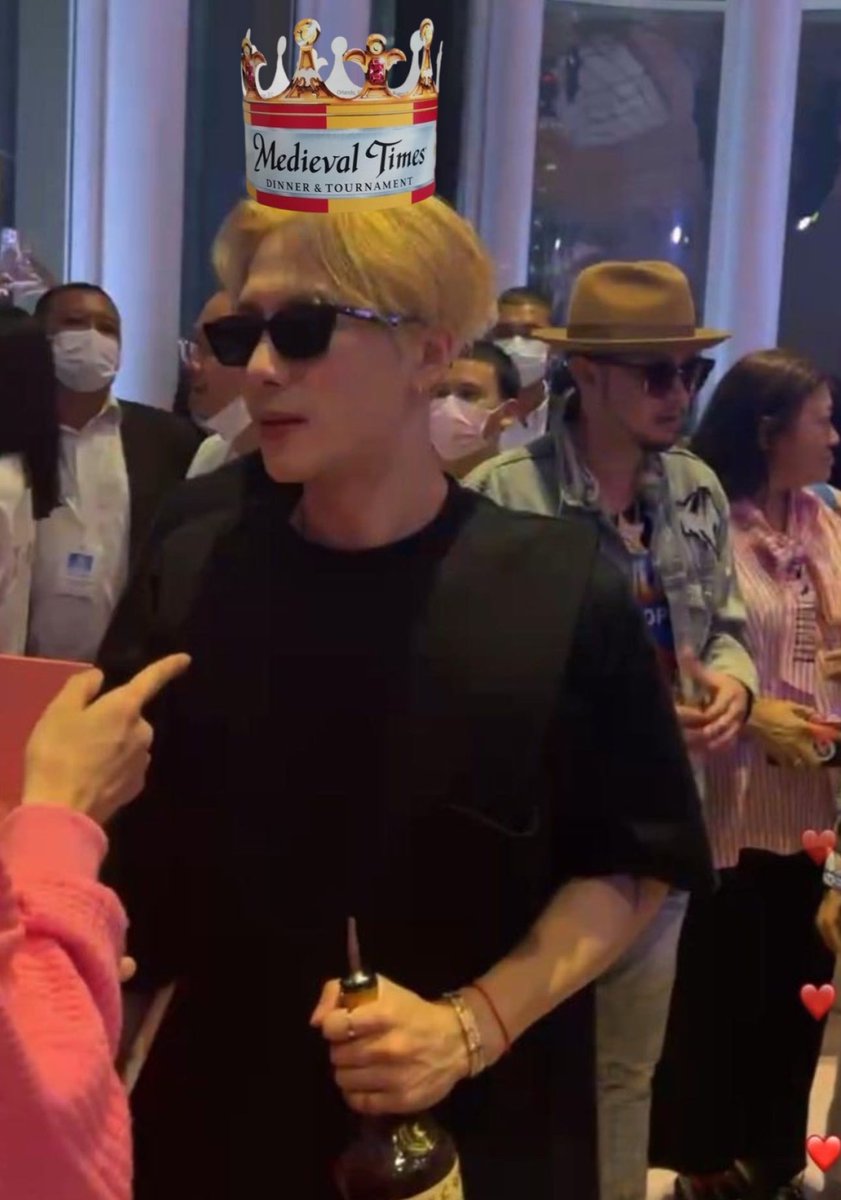 GMZGotham's tweet photo. BREAKING :   international   socialite   jackson   wang   spotted   at   medieval   times   in   metropolis.  this   comes   a   day   before   #JACKSONINGOTHAM   begins. https://t.co/tAJDwvde0d