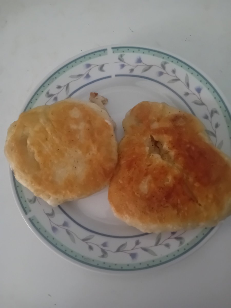 ארוחת בוקר של אלופים בגלל שאני פשוט 
חד_פעמי ולא ניתן לשכפול 

אולי עדיף

ארוחת בוקר של מנצחים כאיתי פשוט אי_אפשר להפסיד 

מה עדיף?...או שפשוט לכל אחת יש את שלה..

🤔