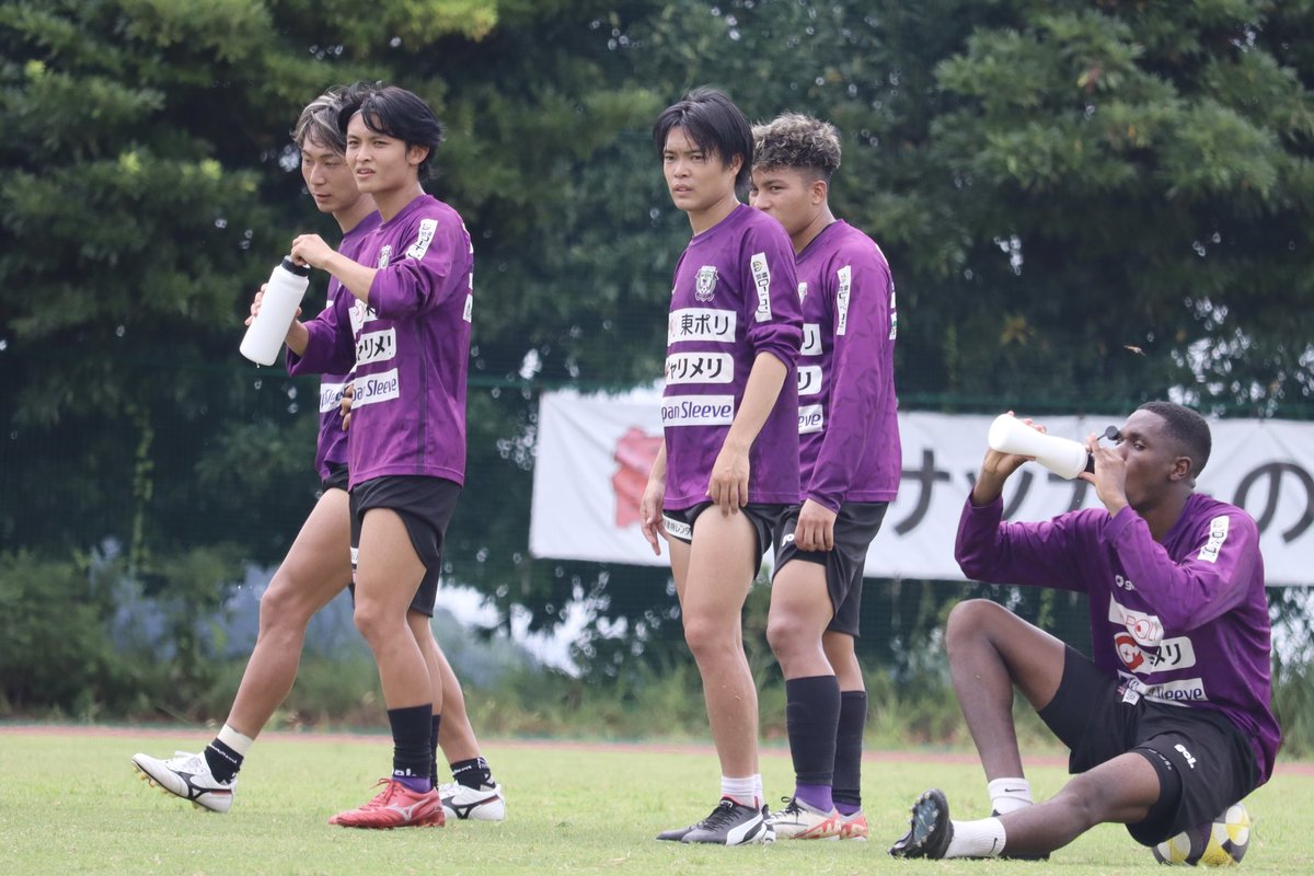 fujiedamyfc_pr's tweet photo. 𝑻𝒓𝒂𝒊𝒏𝒊𝒏𝒈 ... 🧐⁉︎

▶︎▶︎▶︎ 𝑵𝒆𝒙𝒕 𝑴𝒂𝒕𝒄𝒉
���8月16日（土）19:00 Kick Off 
🆚#ロアッソ熊本
🏟️えがお健康スタジアム

#藤枝MYFC https://t.co/yfEBLNZSbK