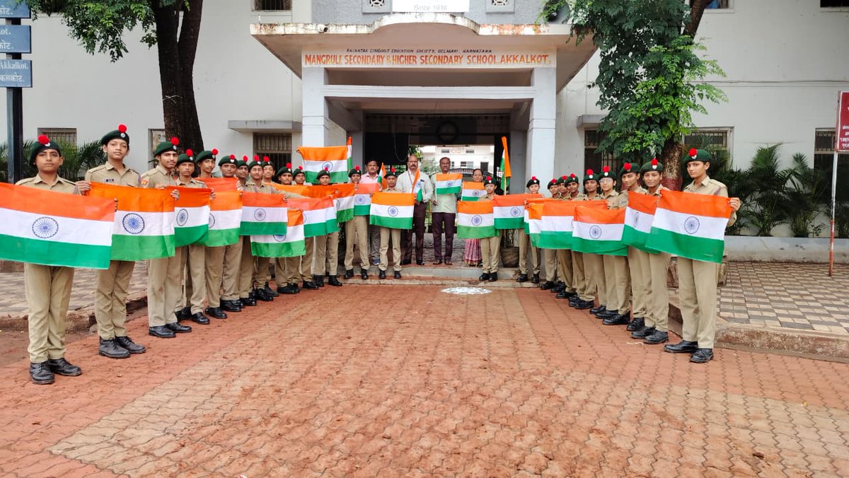 NCC_Pune_Gp's tweet photo. #Har Ghar tiranga. Cdts of pune gp actively contribute to #celebrating our #identity, #freedom, and #unity.. https://t.co/Chamu89h8e