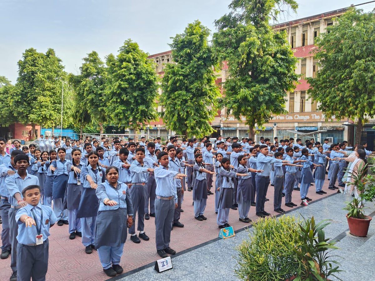 PunamMalawliya's tweet image. Proud to pledge for a cleaner Delhi! Our students took the #DelhiSwachhataShapath to keep our school and city shining.
@Dir_Education
 #CleanDelhi
#SwachhBharat #DelhiKoKoodeSeAzadi