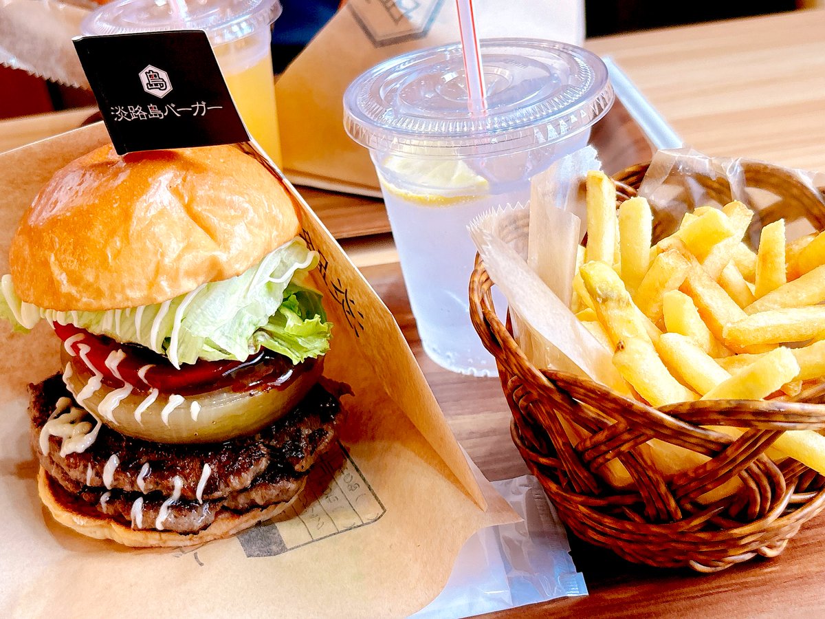 Zephyranthess's tweet image. 嫁さんのお店のお客様がやってるハンバーガー屋さん🍔
最高でしたŧ‹"ŧ‹"(●´ㅂ`●)ŧ‹"ŧ‹"