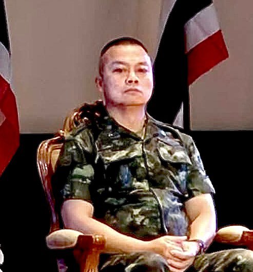 “แม่ทัพภาค2” เผยถวาย รายงาน“ในหลวง” ทุกวัน  !!

ชี้ "ในหลวง" ทรงเป็น “องค์จอมทัพไทย” ท่าน ได้สอบถามสถานการณ์ไปที่แม่ทัพทุกวัน  ทรงห่วงใย กองทัพ สู้ศึกชายแดนไทย-กัมพูชา 
เผย กองงานในพระองค์ ได้สอบถามสถานการณ์ และได้รายงานทุกวัน ถวายรายงานสถานการณ์ทุกวัน
facebook.com/share/p/1CkzzE…