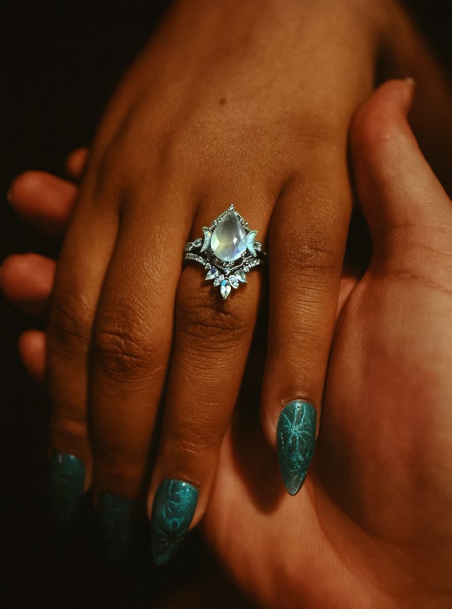 Nikkinahx's tweet photo. I said yes 💍✨

A very happy #FFXIVSelfie day 🤎✨ https://t.co/bg9bImj4GD