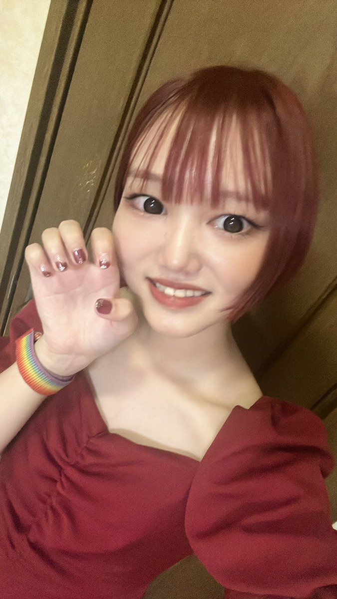 takeda_mariko's tweet photo. 髪色にぴったりな
素敵なネイルをしてもらったよ🥹✨️

Nailsalon. Reyel ～0123～
https://t.co/15RWc7rx0Y https://t.co/C9IWVp9mNV